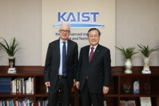 Meeting with Italian Ambassador 이미지